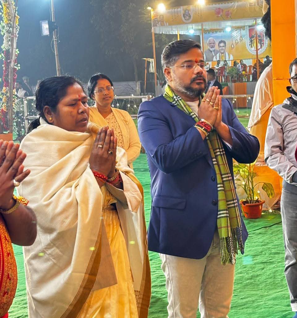 SushantaBJP's tweet photo. Attended the 7th evening of Kali Puja and Milan Mela at Jirania, organised by Majlishpur Mandal. Sought Maa Kali’s blessings and enjoyed the cultural programme. Honoured former Union Minister Smt. Pratima Bhoumik on the cultural stage.
#KaliPuja #Majlishpur https://t.co/oj74Ndbqcs