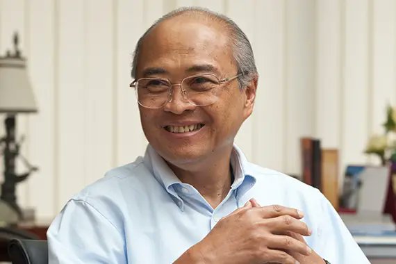 Hari ini 19 tahun lalu, tsunami raksasa menghancurkan Aceh.

Pemerintah saat itu sangat gercep. SBY yang saat itu di Papua langsung terbang ke Aceh. 

Keseriusan rezim SBY dilembagakan jadi BRR Aceh-Nias. Tokoh kunci BRR A-N adalah teknokrat Prof. Kuntoro Mangkusubroto, mantan