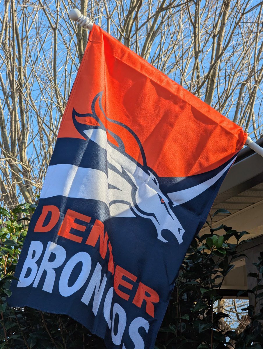 tshanehotrodr22's tweet photo. @BlueridgeBronc1 @BroncoPartybus @oohDB4lalaL @Broncos
My new Broncos Flag flying proudly here in upstate South Carolina.
Game day baby! πͺππ Let The Beat Down Begin!
#BeattheChiefs #DBL4L https://t.co/0yuDaNKQt7
