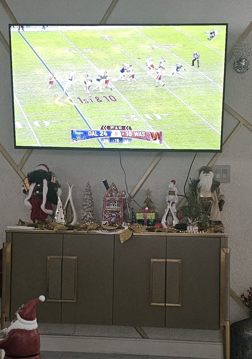 DMull85's tweet image. #NFLonNetflixFR from #Jamaica 🇯🇲 #TitanUp