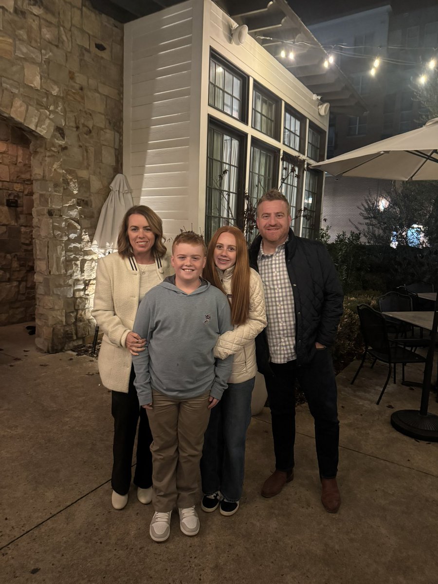 CoachGolesh's tweet image. Happy Holidays and Merry Christmas from our family to yours! 

War Damn Eagle! 🦅