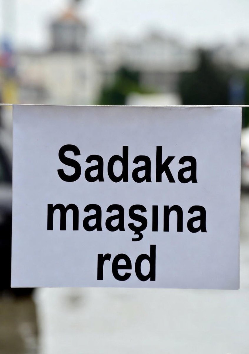 fortuna750811's tweet photo. Emeklilerden saç örneği alınsın!! 

En son ne Zaman et yemişler ortaya çıksın 🥩🥓😱

 #SadakaMaaşınaRed https://t.co/wEmLJ5JMP7