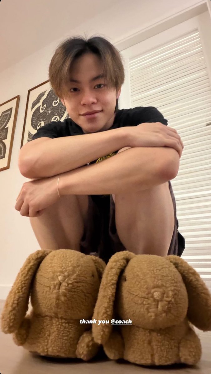 jrynkris's tweet photo. รองเท้าน้องกาตุ่ยคู่เดียวกับตอนใส่ถ่ายแบบเลยหนิน่ารักง่ะะะ 

#MARCKRIS https://t.co/bdW2010KpP