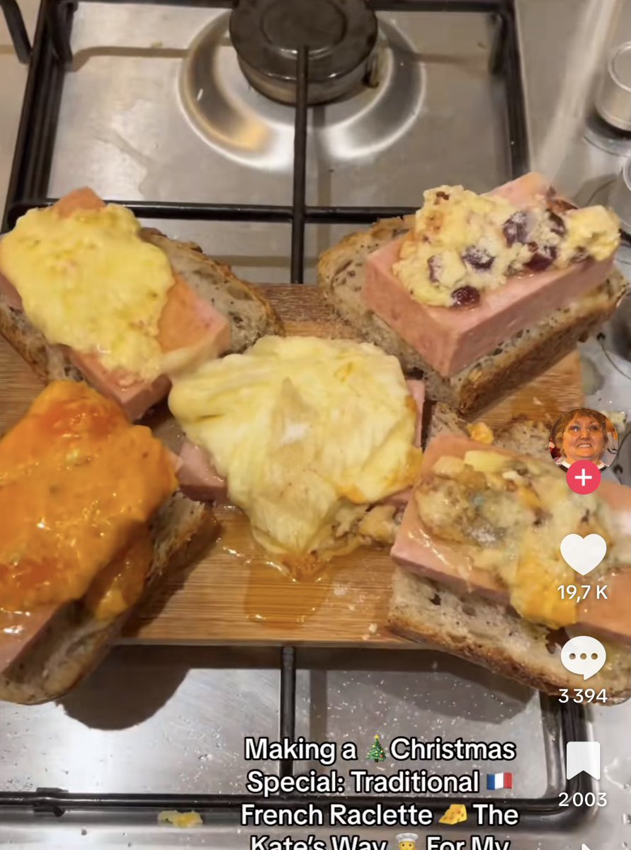 Topiramatee's tweet image. « Traditional French raclette »