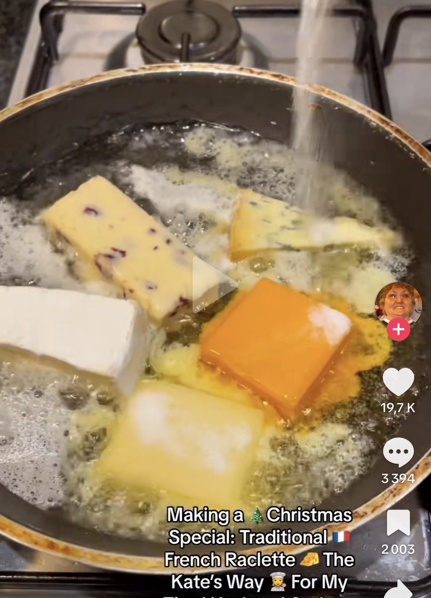 Topiramatee's tweet image. « Traditional French raclette »