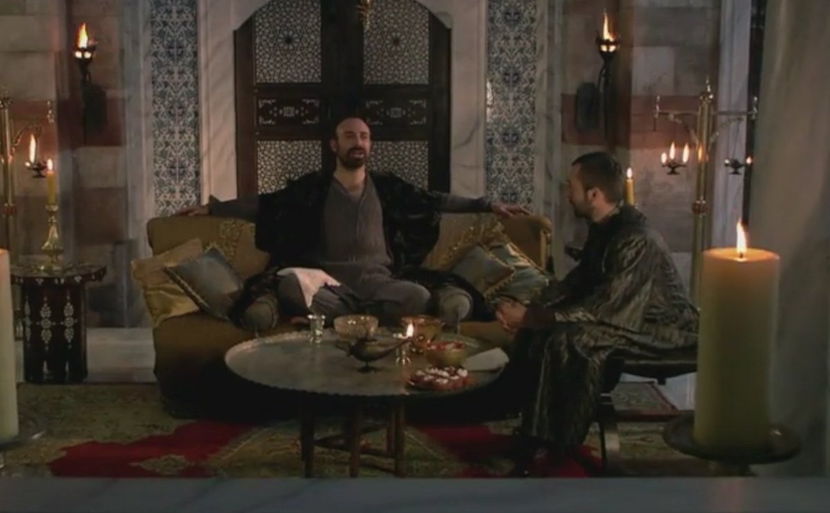 _dashusha's tweet image. пацаны, если вы — Султан Сулейман Хан Хазретлери, так уж и быть, раскидывайте свои ножищи