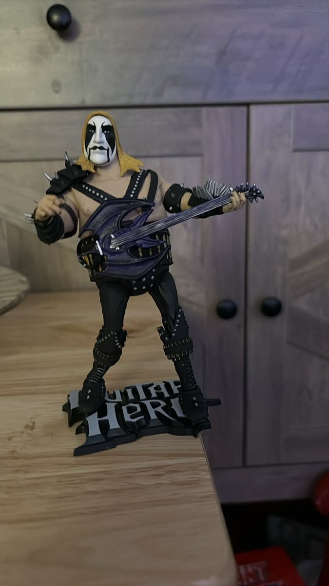 guitar hero dweeb tweet media