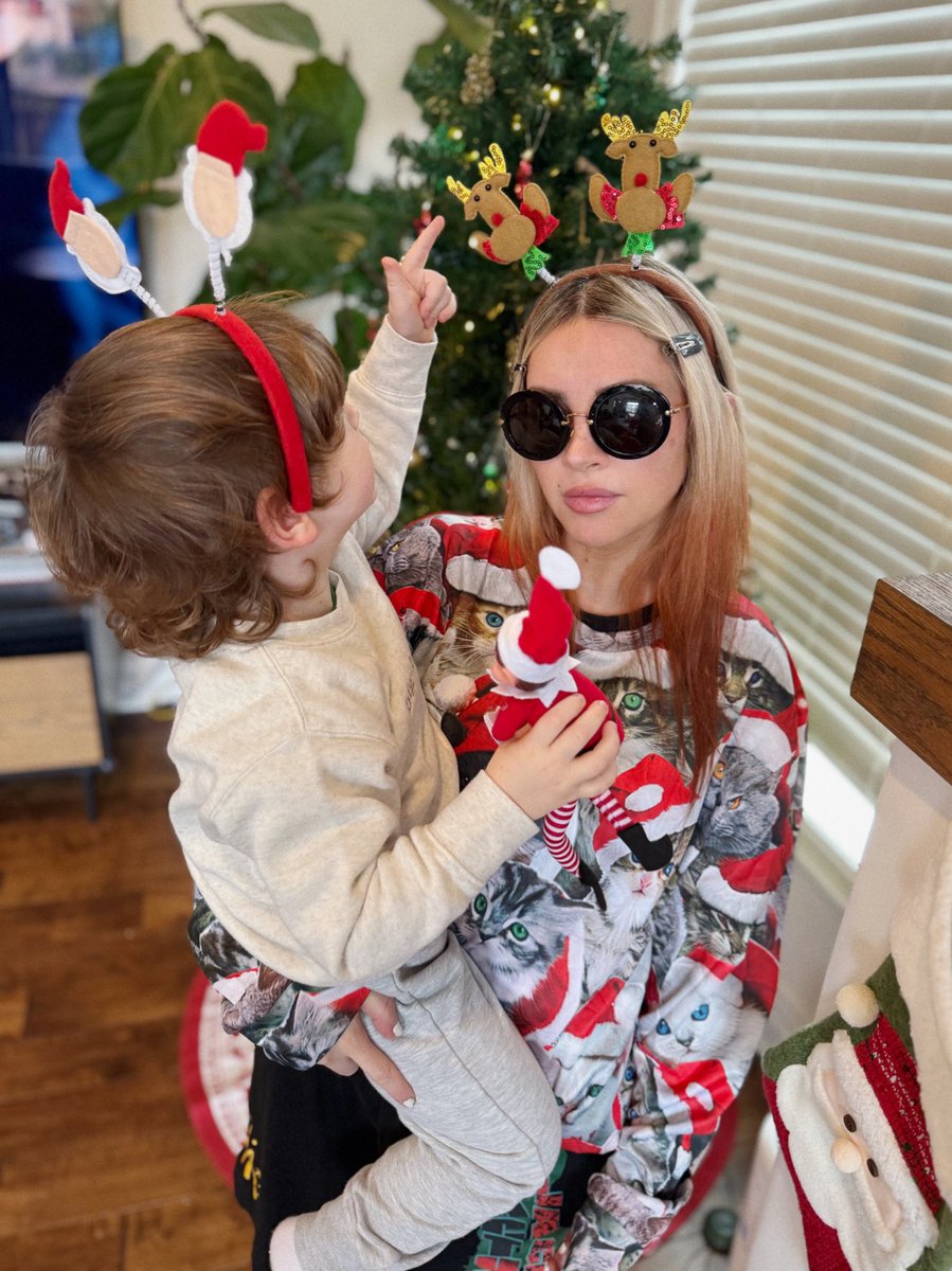 awonderland's tweet photo. Father Christmas https://t.co/6MzQmbucsI