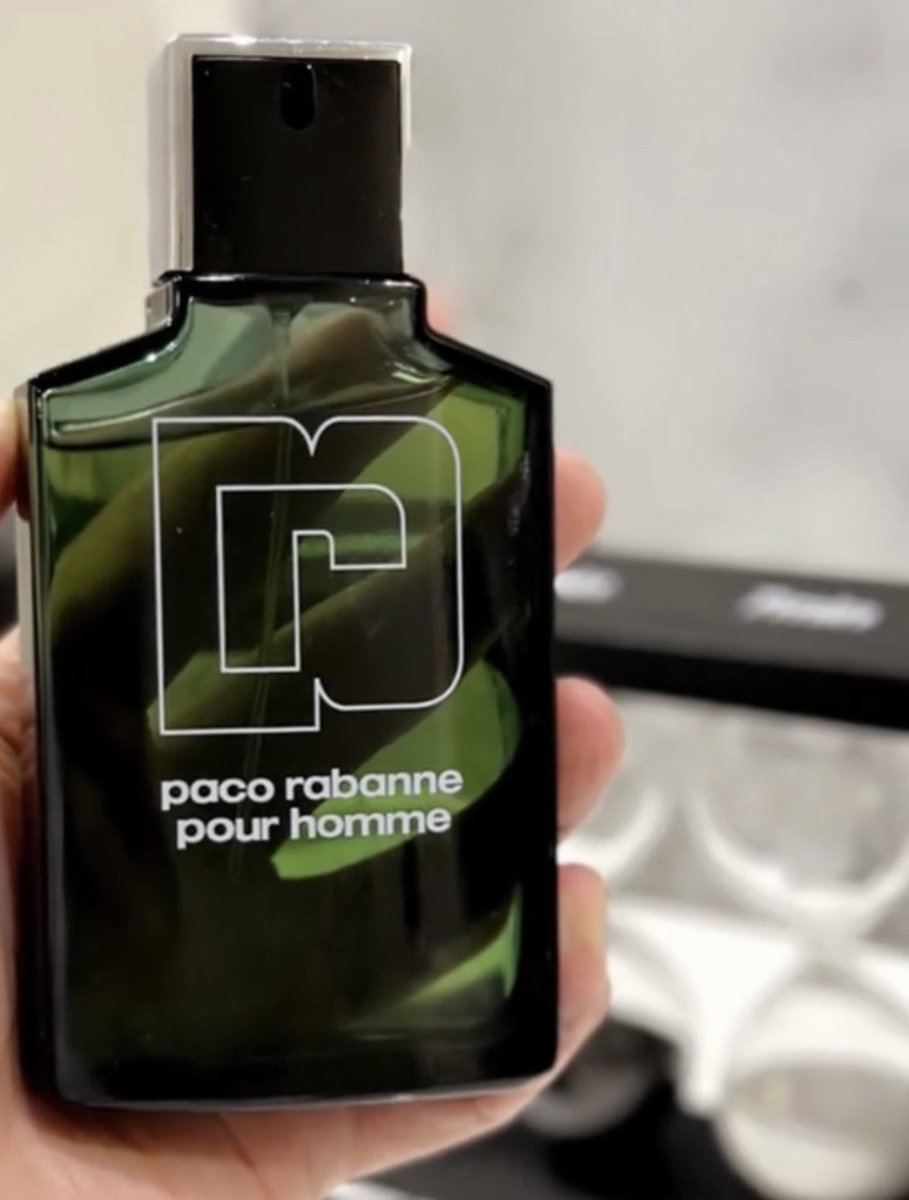الكلاسيكي الجميل Paco Rabanne Pour Homme

نفحات عشبية من اكليل الجبل والخزامى بلمسات خشبية، عطر يتألق في الأجواء الباردة 

للرجل الكلاسيكي 👌
#رابطة_عشاق_العطور