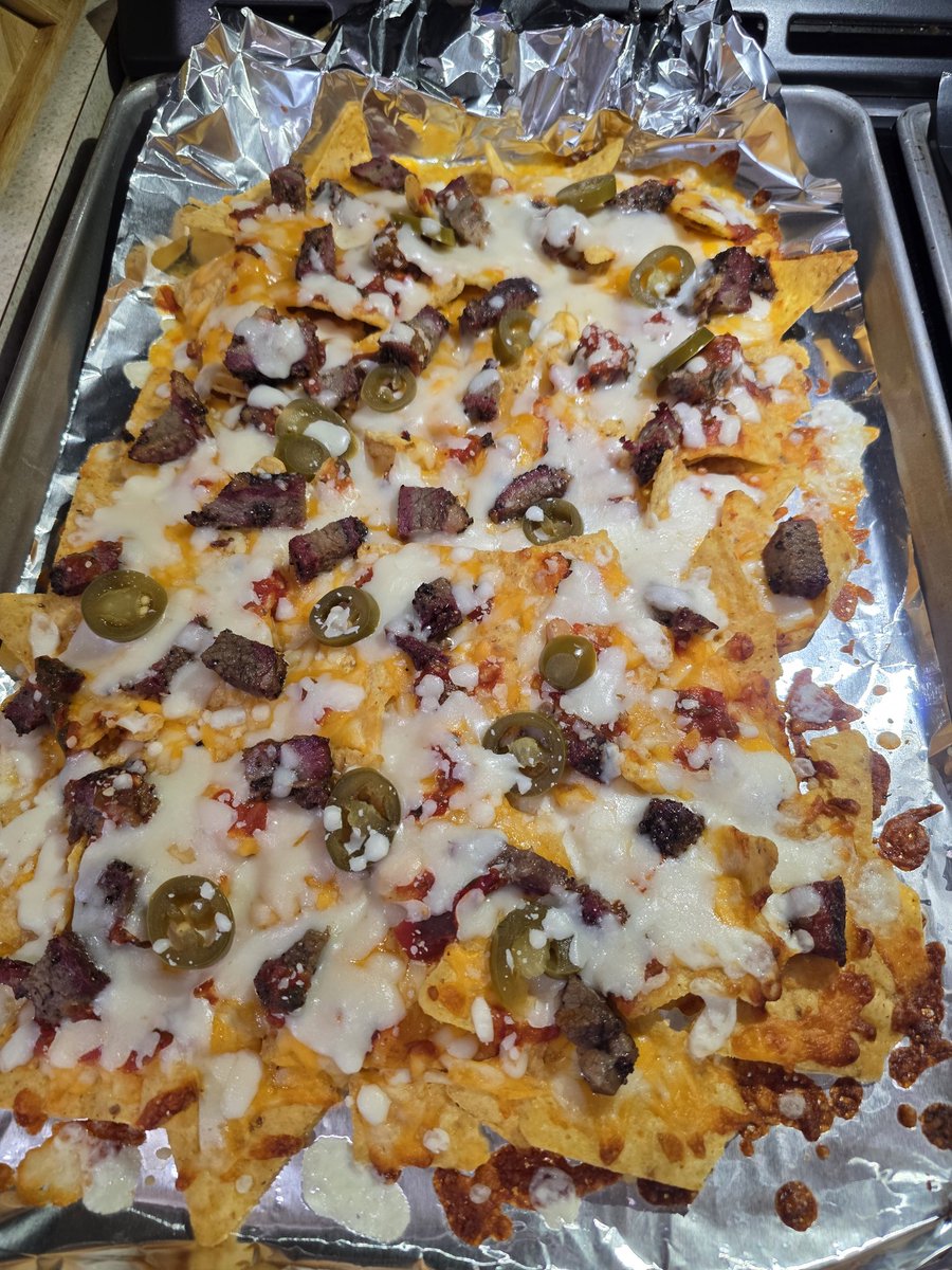thespicygnome's tweet image. Christmas brisket nachos