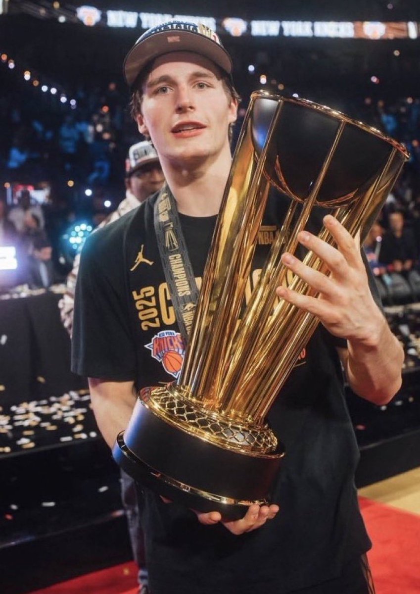 TheHoopCentral's tweet image. TYLER KOLEK TODAY:

16 POINTS
9 ASSISTS 
3 REBOUNDS 
1 BLOCK 
5/9 FGM
4/5 3PM
2/2 FTM
+24 +/-
25 MINUTES