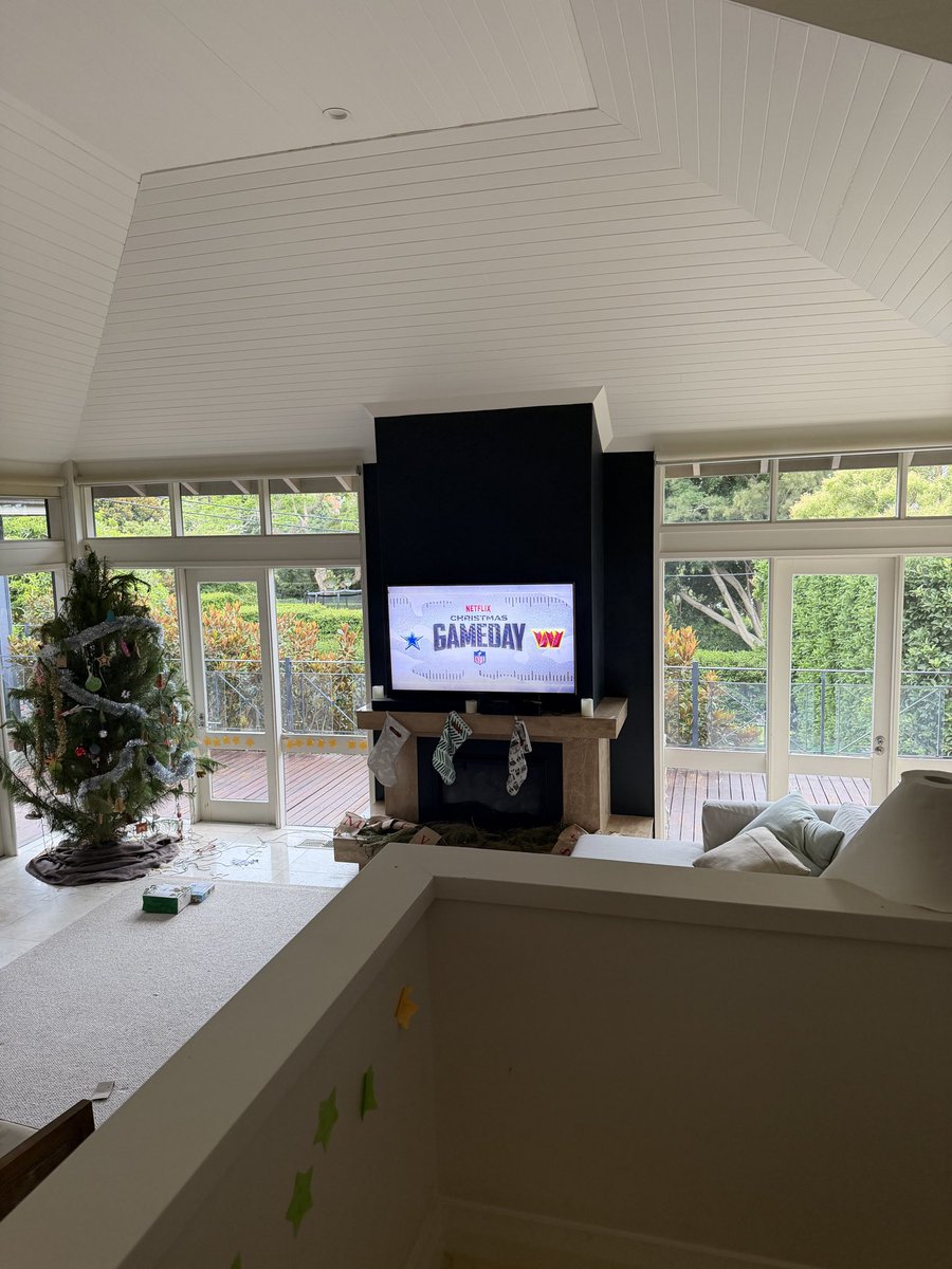 #nflonnetflix Boxing Day in Australia. Go Commanders #httr