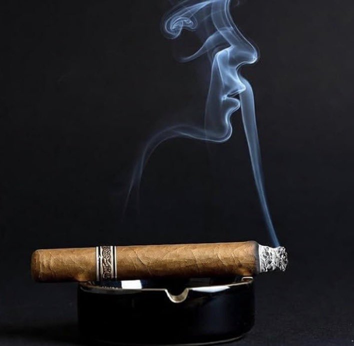 S_cRystal_15's tweet image. Mera ishq tum,
Meri mohabbat tum,
Meri har saans mein bas tum.
Galat hoon to bhi tum se hoon,
Sahi hoon to bhi tum tak hoon,
Jo kuchh bhi hoon main aaj,
Woh tum ho… sirf tum.