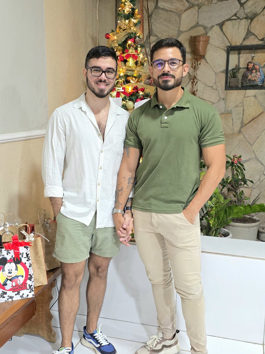 tutytav's tweet photo. Nosso primeiro Natal juntos 🎅🏼 https://t.co/OAAtmdoJS7