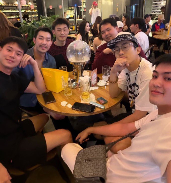 من وجه واضح كثرر وهو يشرب بس طالع طعموسي☹️