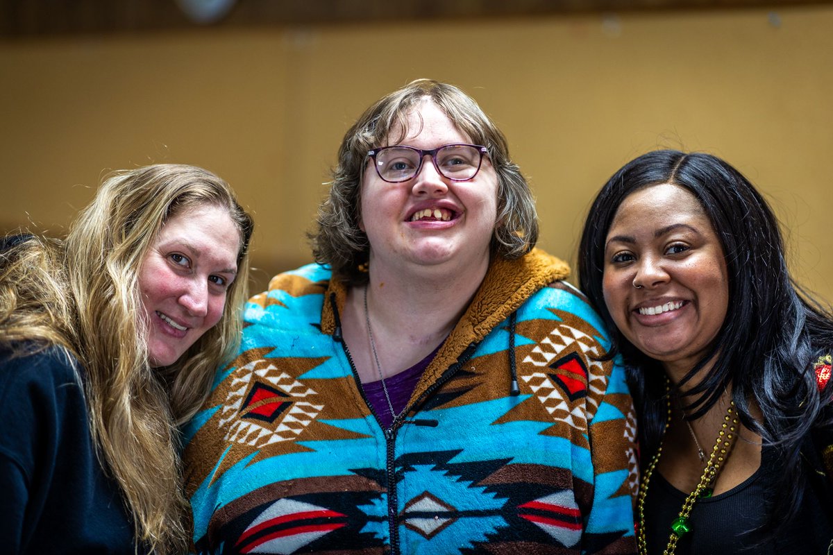 ValComScvs's tweet image. All of us at VCS wish you and yours a very Merry Christmas! We hope today is the most jolly day of all for you in 2025.

Here is our Christmas photo album full of fun moments from various regions of our organization!

#SupportingPeople