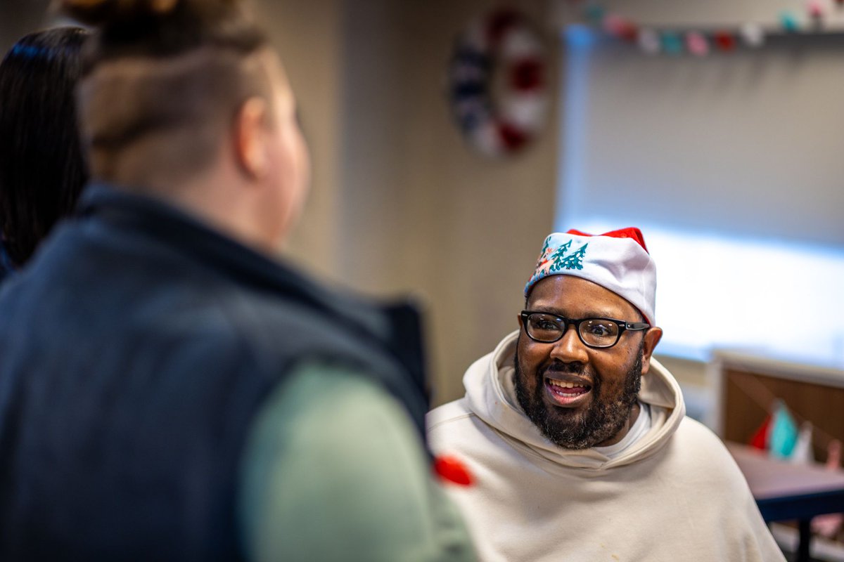 ValComScvs's tweet image. All of us at VCS wish you and yours a very Merry Christmas! We hope today is the most jolly day of all for you in 2025.

Here is our Christmas photo album full of fun moments from various regions of our organization!

#SupportingPeople