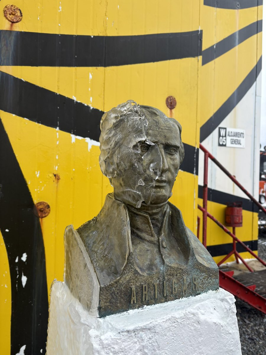 sofisall's tweet image. Sensación térmica -18°C en la Base Artigas ❄️