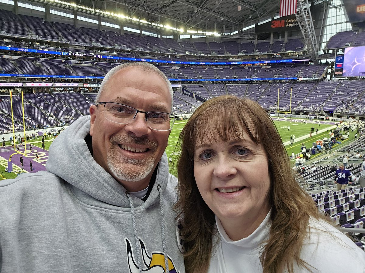 DWCoachK's tweet image. SKOL!