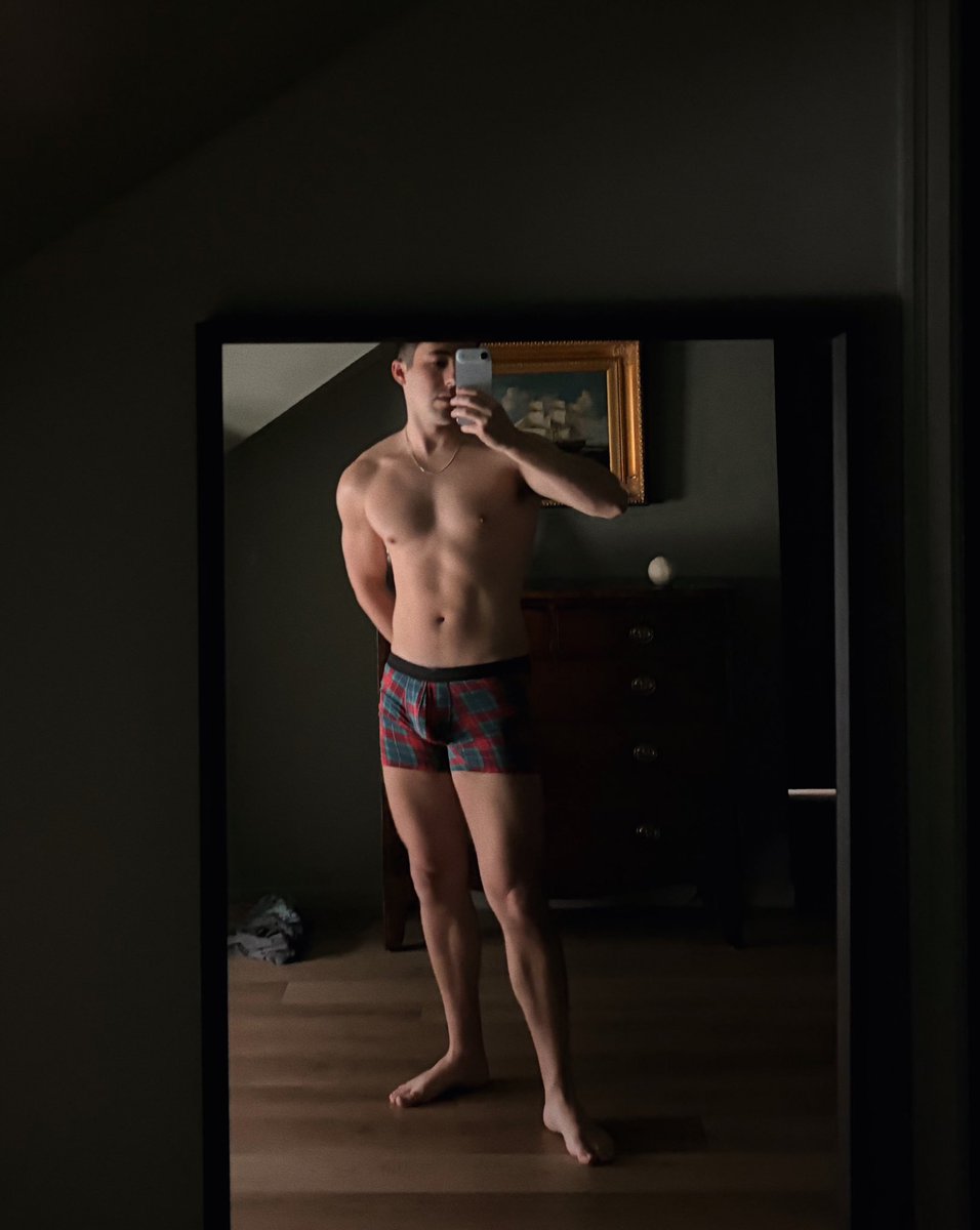 conor🧃 tweet media