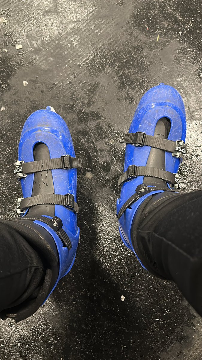 mvo_19's tweet photo. I finally went ice skating https://t.co/SdG4eo8jG0