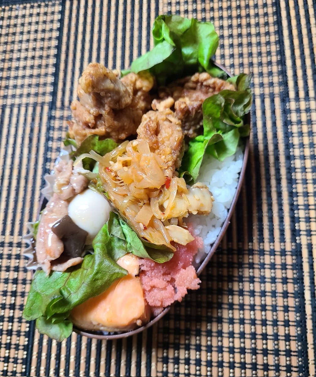 Yuka83740039's tweet photo. 12/26-25　金曜日
鮭たらこ弁当🍱

#お弁当😊 https://t.co/gDDwpM1nm0