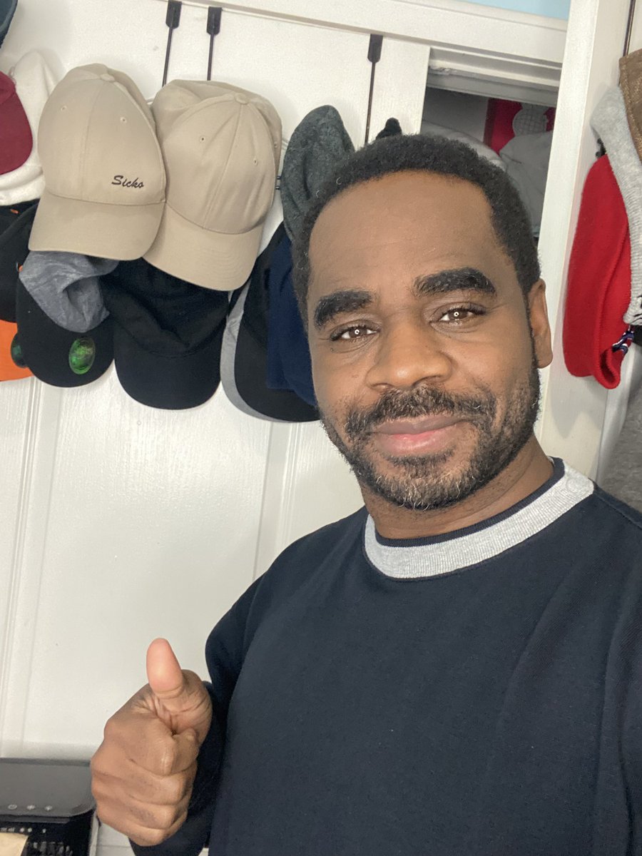 Home Selfie, because I don’t take enough of them 🙂.

#dwaynewilson #selfie #actor