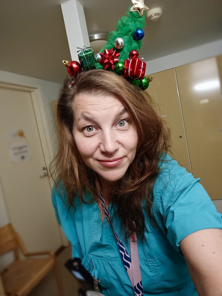 Työjoulu. Se vain jatkuu.
Syökää hyvin. Nukkukaa hyvin ✨
#hoitohommat #työyö