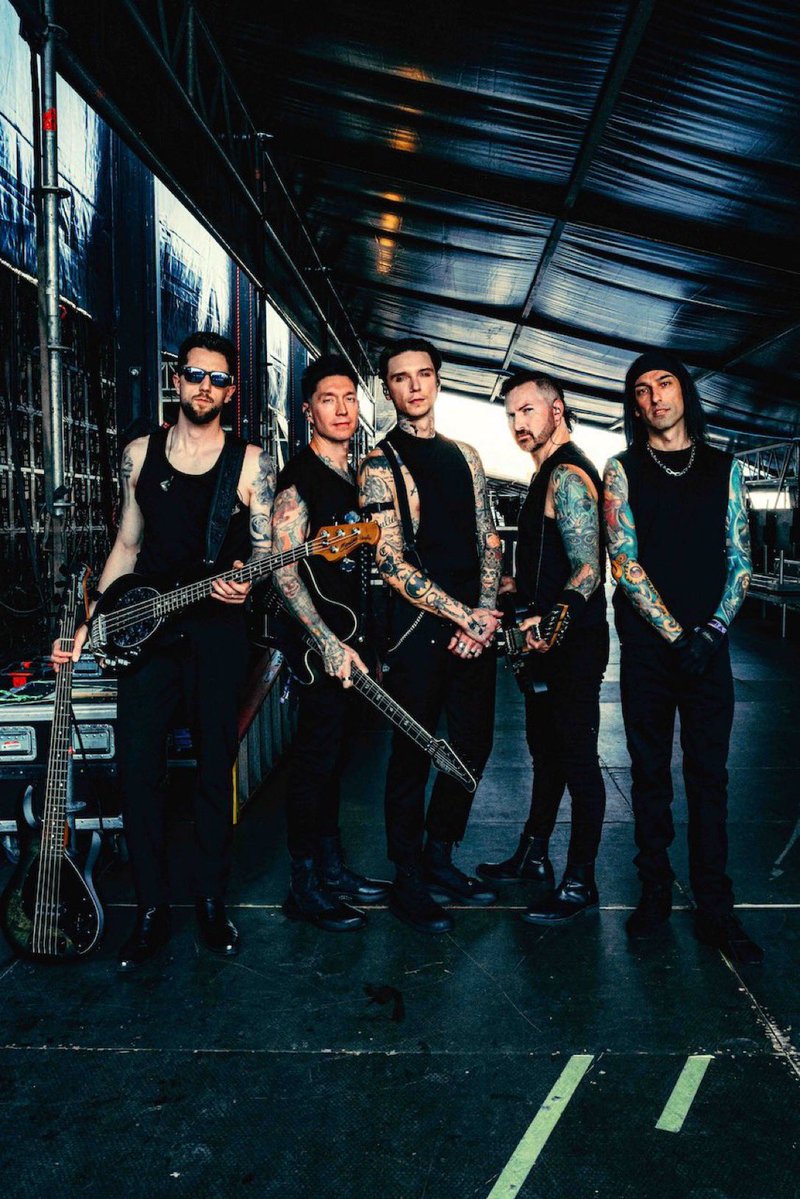 GhostWhoHaunts's tweet image. Merry Christmas and Happy Holidays to every Black Veil Brides fan throughout the world. Buckle up! The band is about to take us on the ride of our rock n roll loving life in 2026!