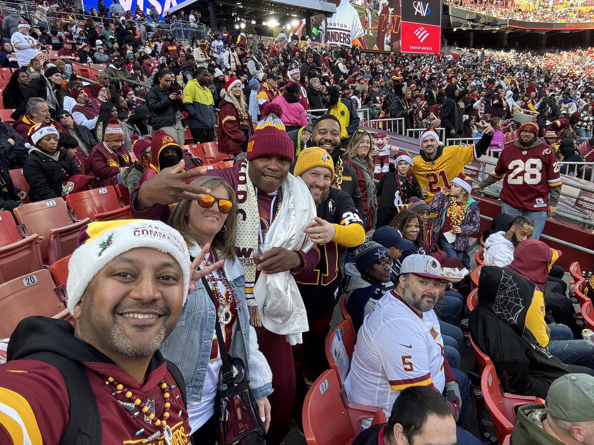 AshiqMannan's tweet image. 106 Fun Bunch Christmas Day 🎄🎅#RaiseHail #HTTC
@MonsterGoose21 @DEERSnBEERS @_PorkRine @wifijw @AAC102797 @stephenstackzz