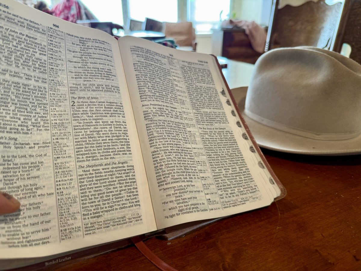 DaleStarkA10's tweet image. And now we read Luke 2, 1 -20, as is tradition.