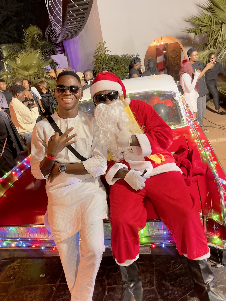 Mideproperties's tweet image. As the day winds down and the festivities fade, the real focus begins.

The man in red represents a reward, but let’s be clear: the goal isn’t just to have a good Christmas this year; the goal is to build a legacy so strong that every day feels like a celebration. 🥂💪🏾