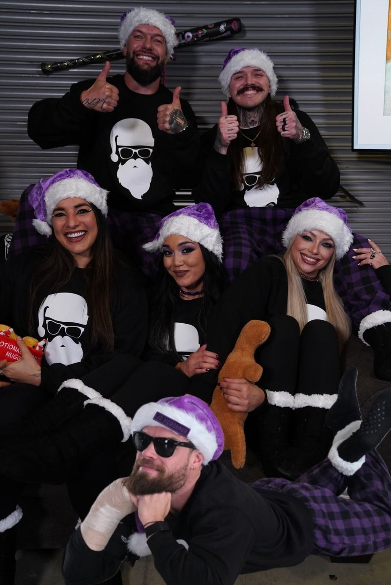 Merry Christmas from our family to yours 🖤🖕

@DomMysterio35 
@roxanne_wwe 
@jd_mcdonagh 
@FinnB...