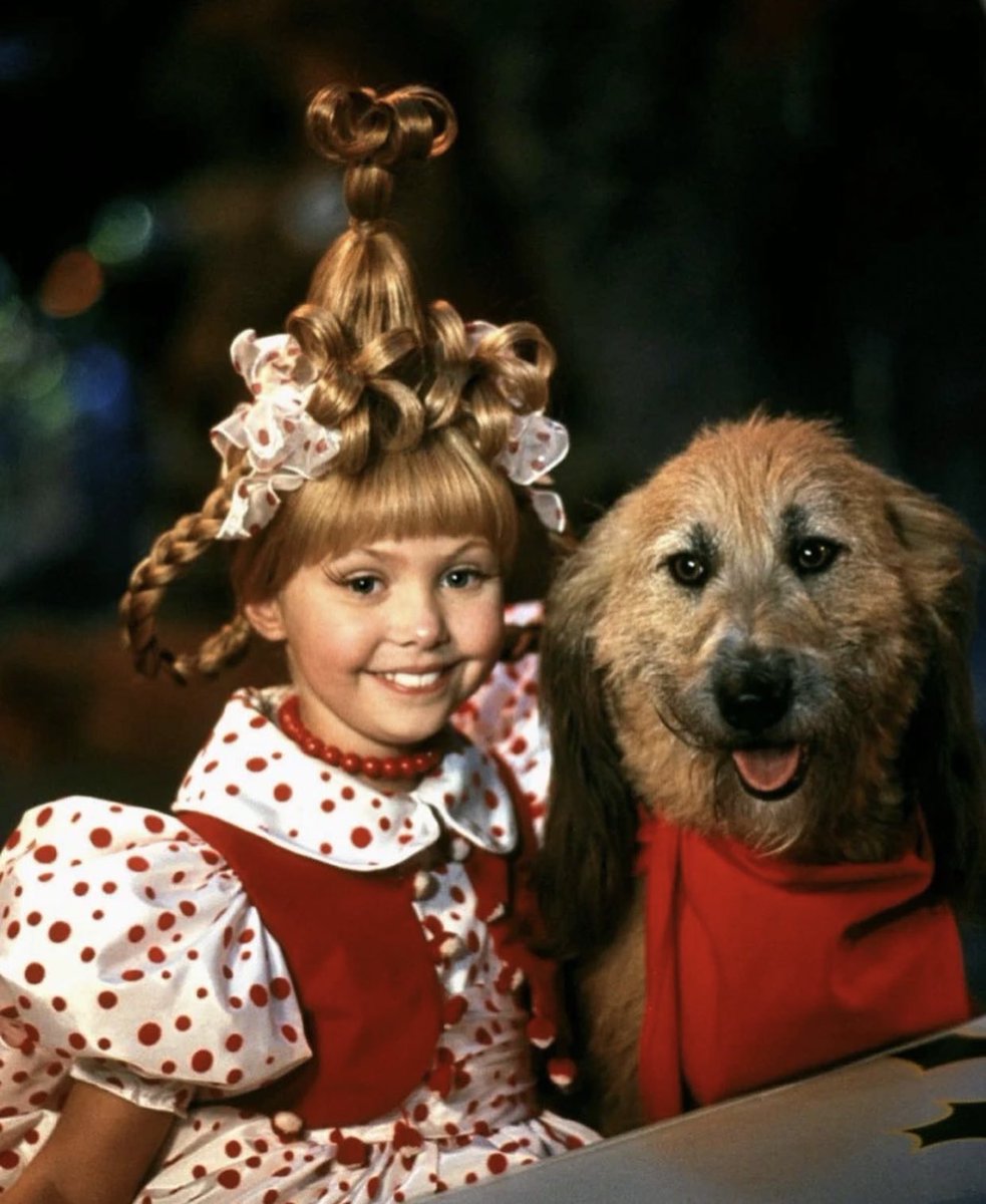 PopCulture2000s's tweet image. merry christmas to her