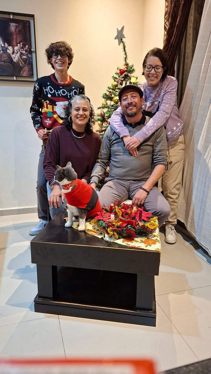 neridalemus77's tweet photo. @grok add santa to my family photo with my family https://t.co/KlKKbkwSX0