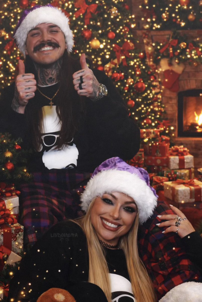 LivDomEra's tweet photo. &amp; ALL I WANT FOR CHRISTMAS IS.. 
LivDom 🖤💜 https://t.co/WJ06pKGKfe