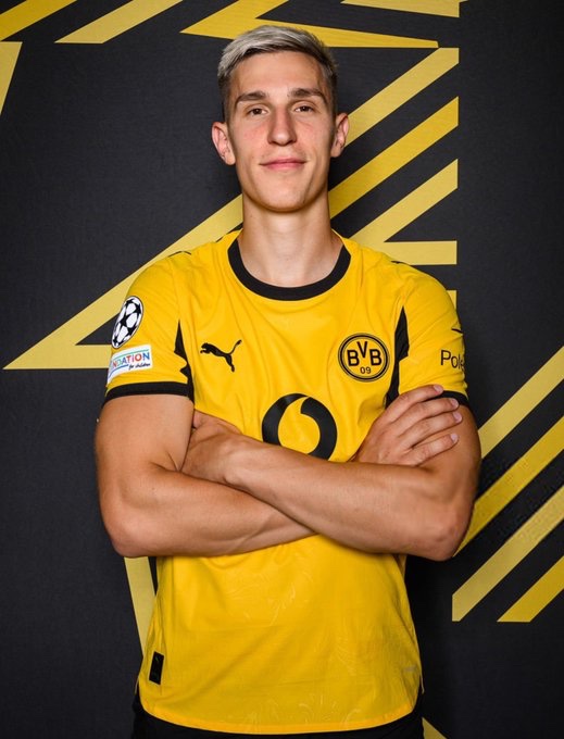 MadridUniversal's tweet photo. 🚨 JUST IN: Nico Schlotterbeck is highly regarded by Real Madrid as a potential signing.

His contract ends in 2027, but it is unlikely that he will renew which could mean Dortmund must sell him next summer.

— @Rodra10_97 https://t.co/2vGjxlckqQ
