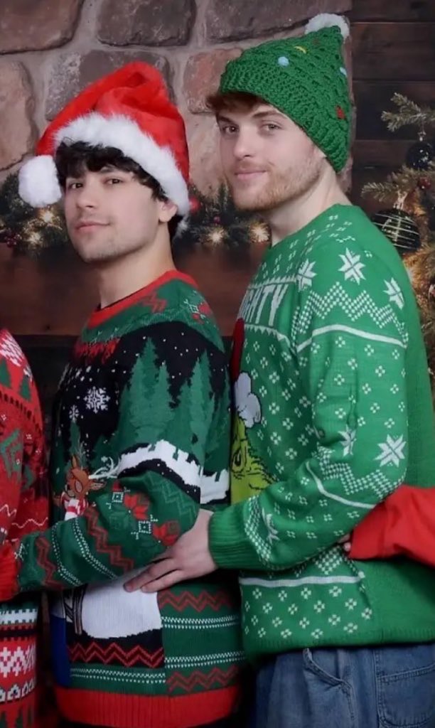 drmsdnf's tweet image. “guys we should do one where we hold each others waists LOL that would be suchh a funny one haha george get in front of me”