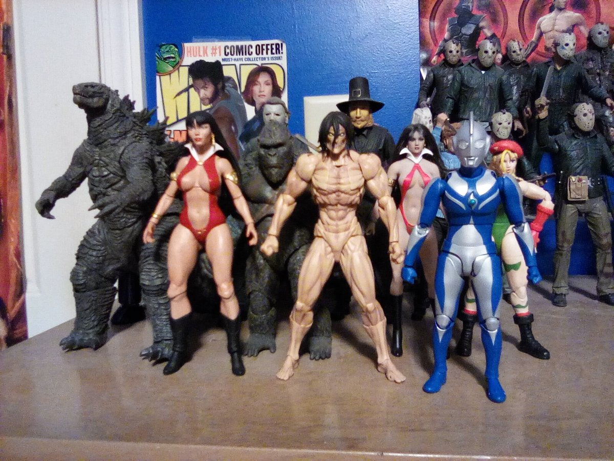 Ezilla82's tweet image. Got another Blue Ultra before Christmas. And he isn't too shabby.