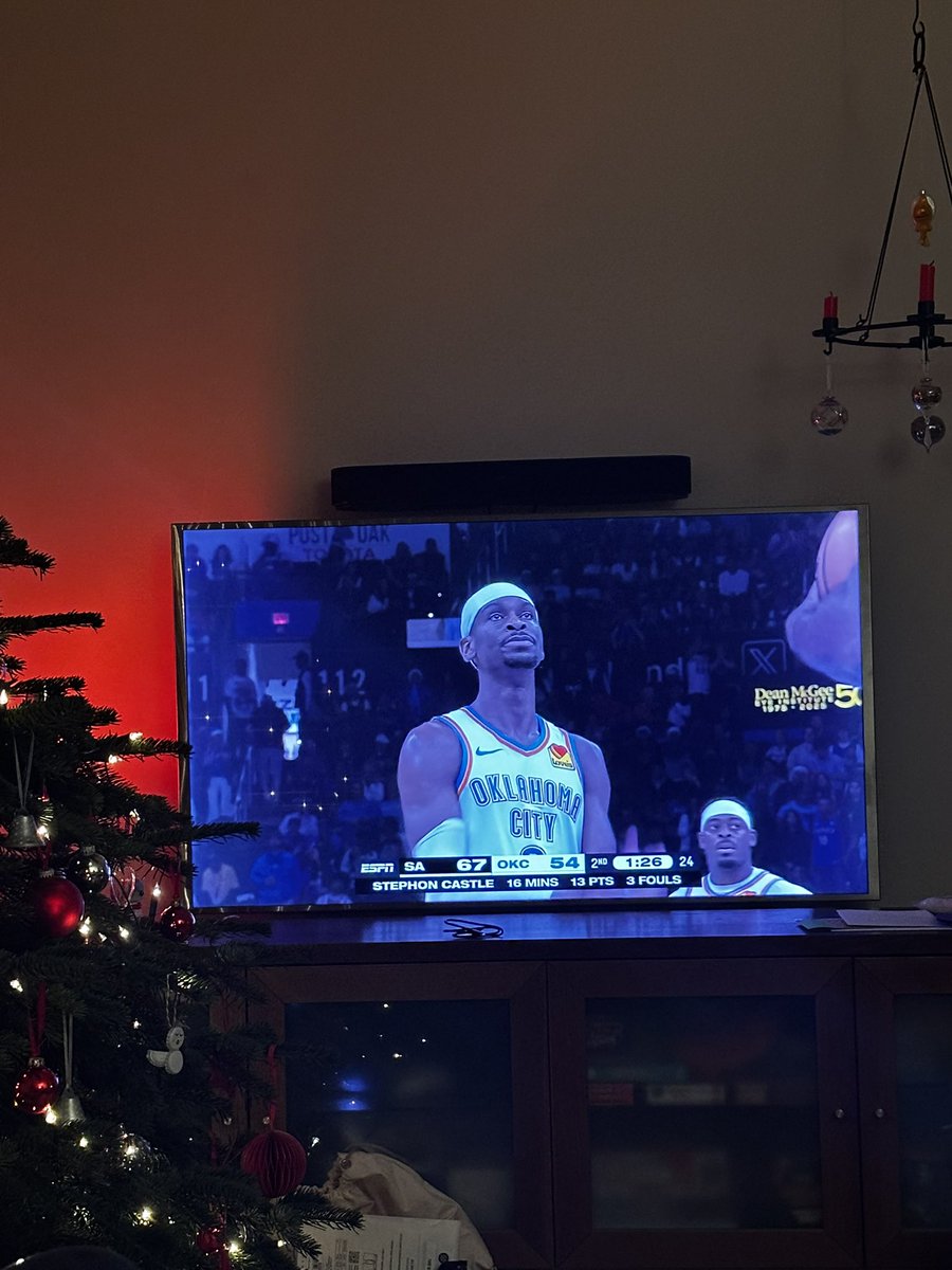 Jako_Leee's tweet image. Just turned on the TV