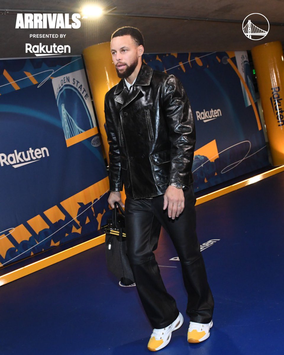 SoleRetriever's tweet image. Chef x Mamba x The Answer 🐐🐐🐐

📷 @warriors