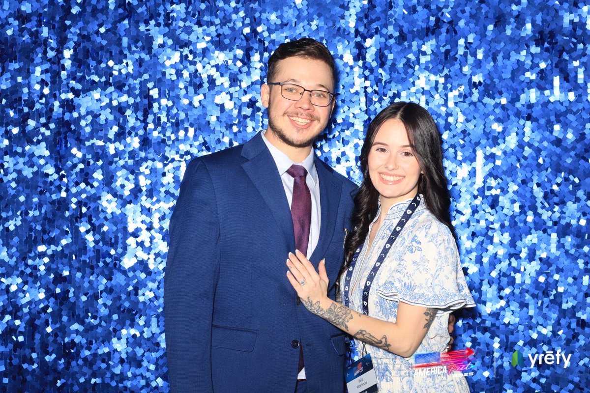 rittenhouse2a's tweet image. In our household, we don't say happy holidays, we say Merry Christmas! 

The Messiah is born! 

Jesus is King 👑.