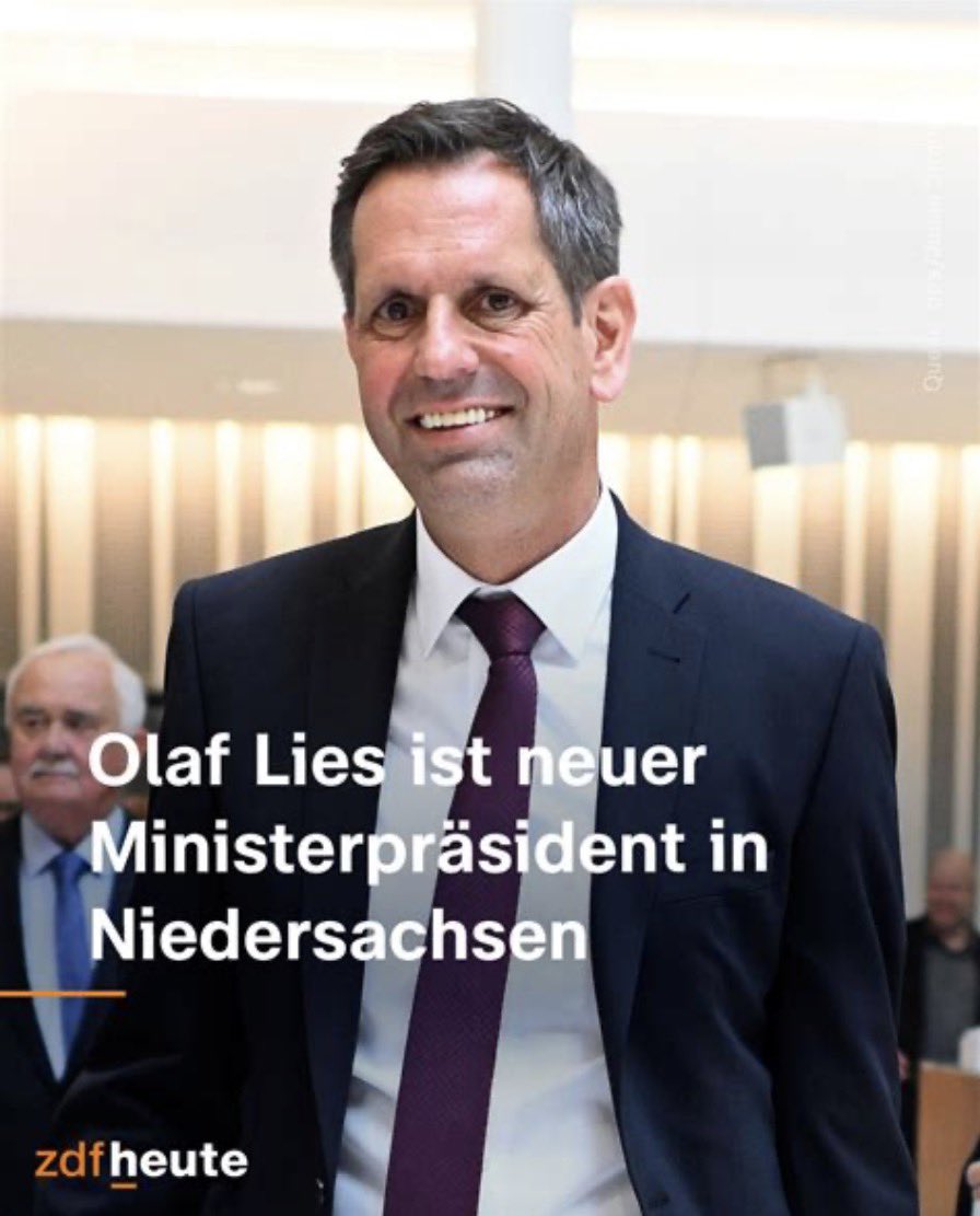 Georg_Pazderski's tweet image. Das ist Olaf Lies. Er ist SPD-Mitglied und Ministerpräsident von Niedersachsen.

Olaf Lies lässt es zu, dass die Grundschüler in Niedersachsen nicht mehr das DIVIDIEREN und rechnen mit KOMMAZAHLEN lernen.

Entschieden hat das seine Kultusministerin, eine GRÜNE, berufslose…