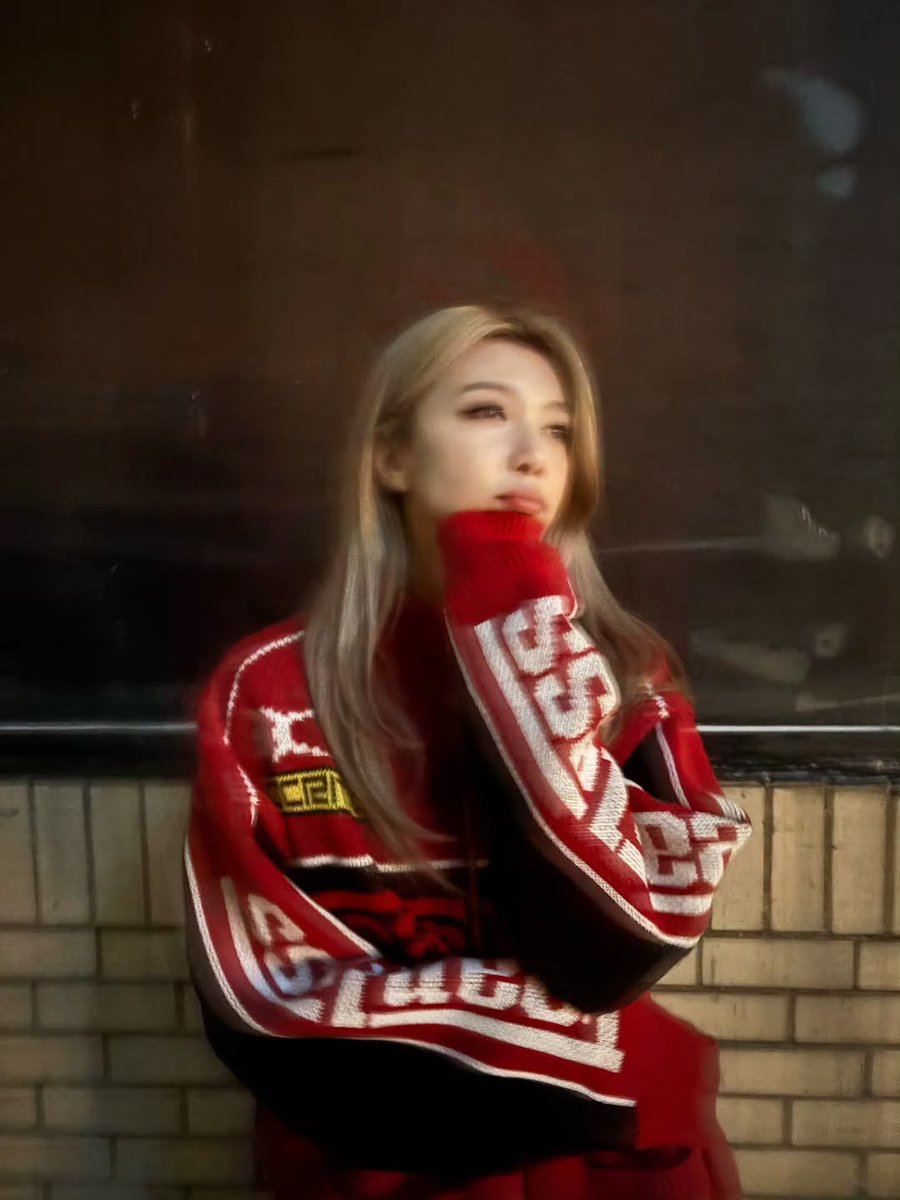 leedamibr's tweet photo. 25.12.25 #PANDAGRAM | Atualização da DAMI no Instagram:
"🎄💋"
(1/3)
#DAMI #다미 #드림캐쳐 #DREAMCATCHER @hf_dreamcatcher https://t.co/MFJHJN7rEI