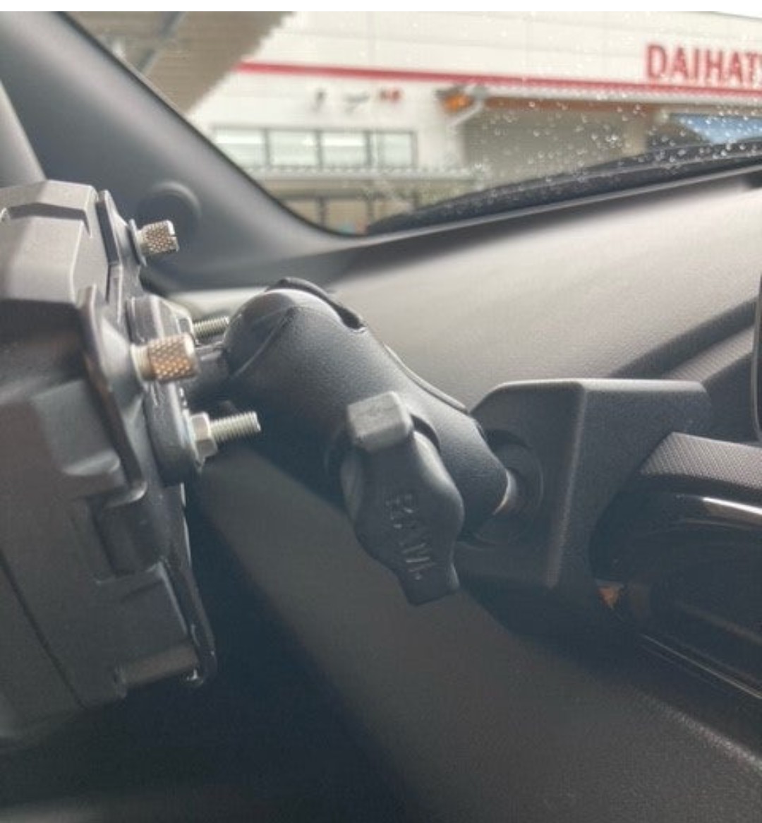 zdm906sc2nderc's tweet image. 村上モータースさんのアイエルモータースポーツのスマホホルダーを使ったSOLO2取付キット完売で次回入荷未定。これを真似したいのですが😭

#solo2 #アイエルモータースポーツ