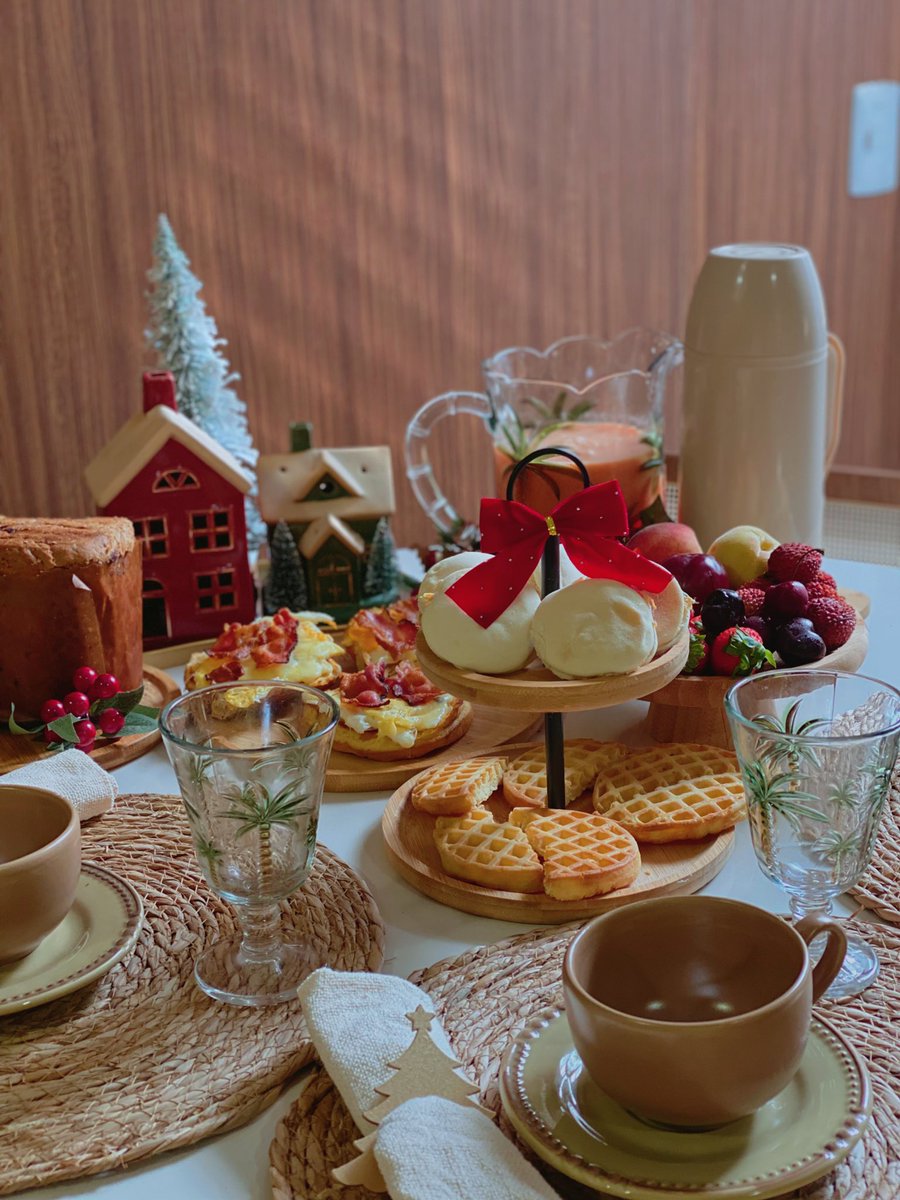 Jantar de ontem &amp; cafezinho da manhã de hoje tudo no clima natalino ✨🥹