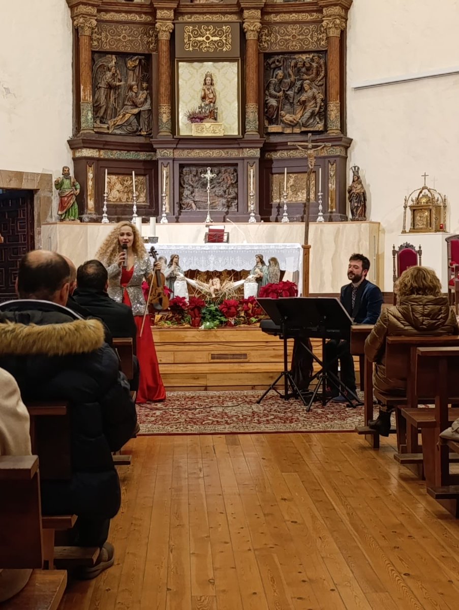 AssaiPiuMusica's tweet photo. 🎄🎶 La iglesia de Nalda se llenó de magia con el Concierto Tradicional de Navidad ✨
Una noche de villancicos y melodías que nos acercaron aún más al espíritu navideño. ¡La Navidad se vive en cada nota! 🌟

@AytoNalda @AssaiPiuMusica https://t.co/B5NR87WGyL