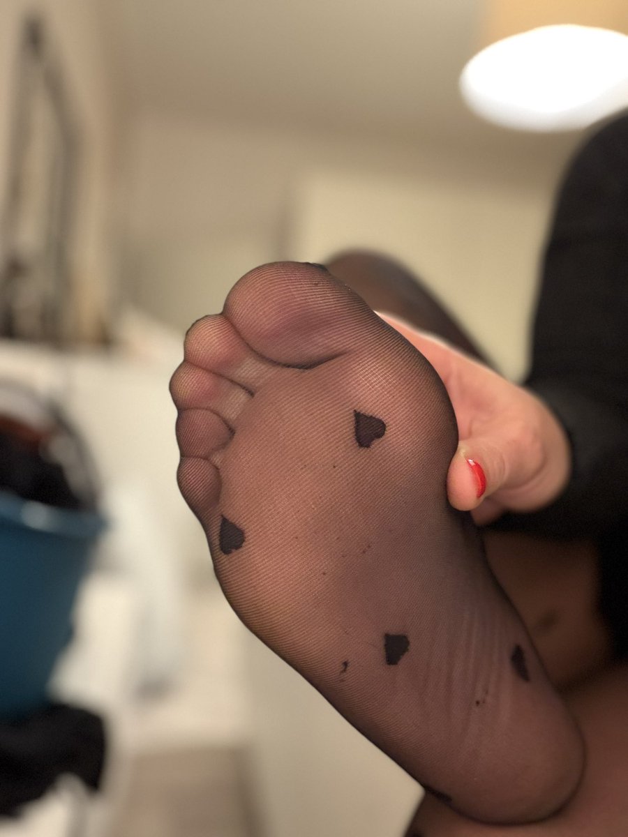 nika.myla tweet media