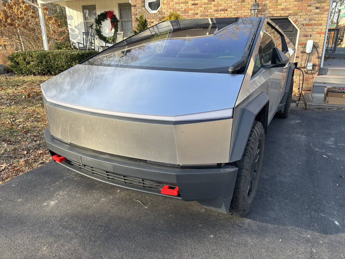 Tryangle's tweet image. Say your in-laws love you, without saying your in-laws love you!  

The red means they’re dangerous!!! 🤣