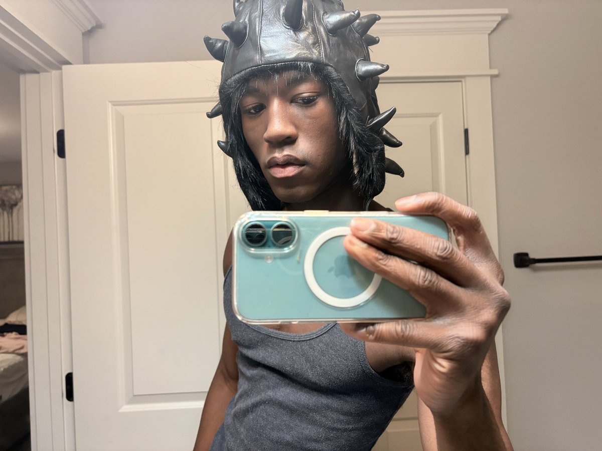 devolvedpunk's tweet image. My new winter hat